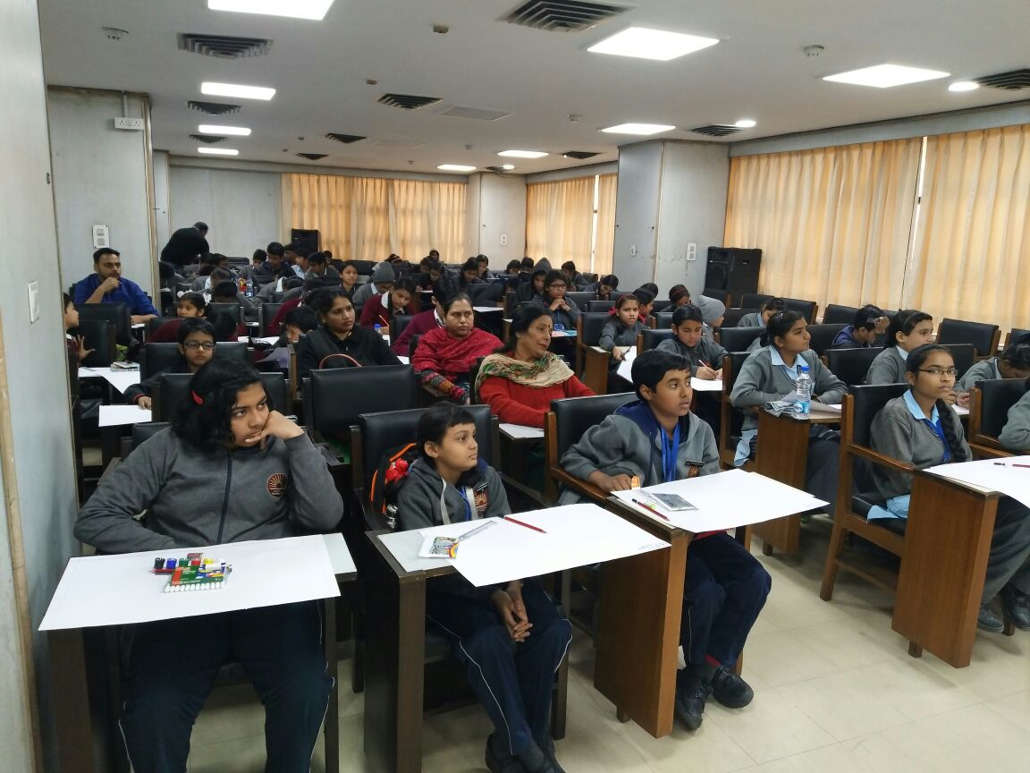 _DigitalIndia's tweet photo. #DigitalIndiaEvents | Swachhta Pakhwada Poster/Slogan Competition organised by @GoI_MeitY (NeGD) in New Delhi.
An engaging session on e-Waste by Dr Sandeep Chatterji OSD to Secretary MeitY.
#SwachhtaPakhwada #DigitalIndia #eWasteManagement #SwachBharat https://t.co/C0NWNmGlrf