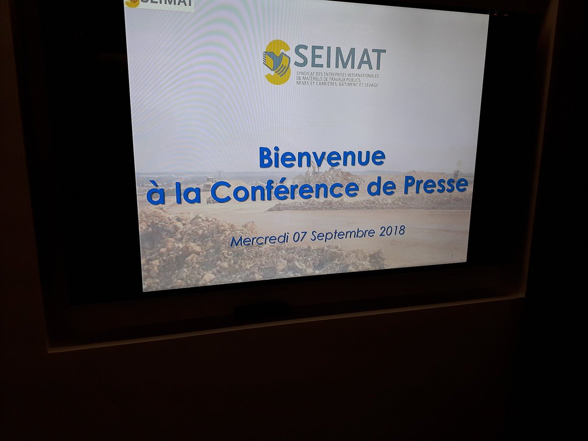 ConstructionCay's tweet photo. La rédaction est à la conférence de presse du #seimat sur les #ChampsElysees au club #fntp @FNTP_info pour chiffres du secteur https://t.co/d91AbiYAHe