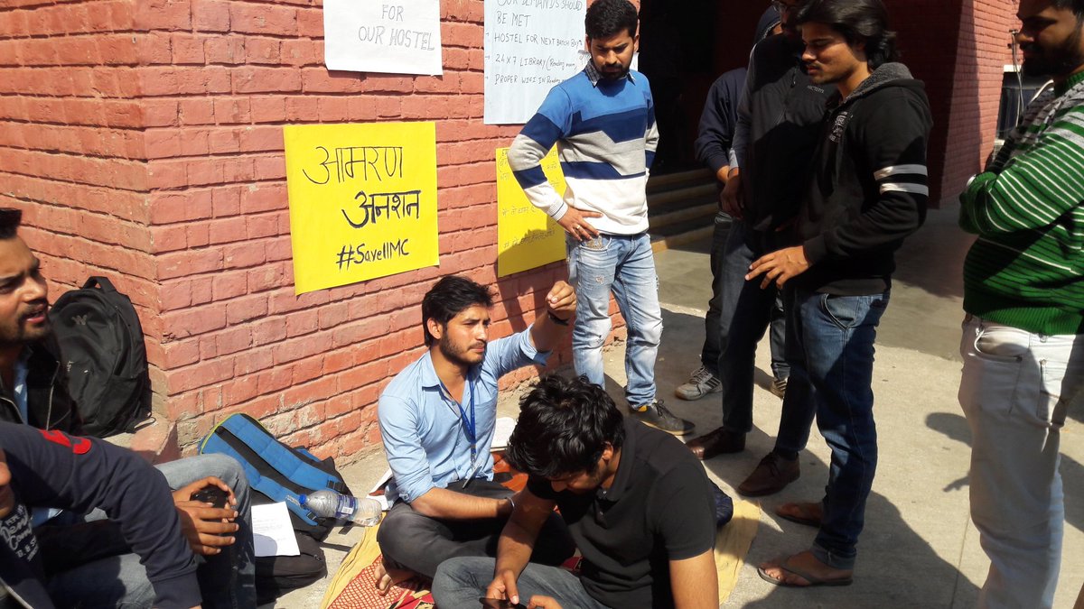justiceFirst_'s tweet photo. #HungerStrikeForHostel
#SaveIIMC
#SaveInstitutionalDemocracy
@Ra_THORe @smritiirani @MIB_India https://t.co/keTIUMv6VH