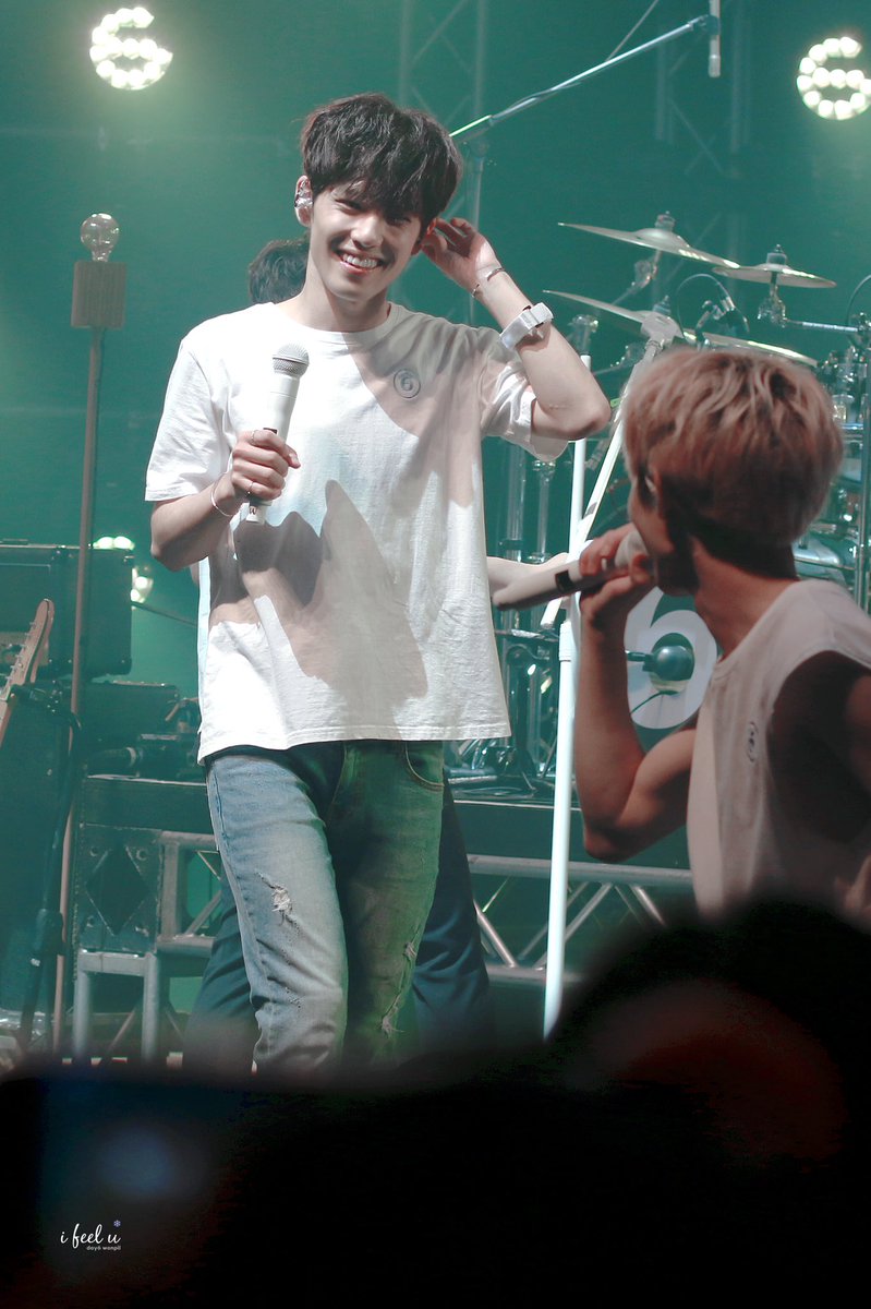 Papasungjinfam's tweet photo. Jae : ngapain lo kesini? 

Wonpil : hehehe https://t.co/s65lvAKg5Q