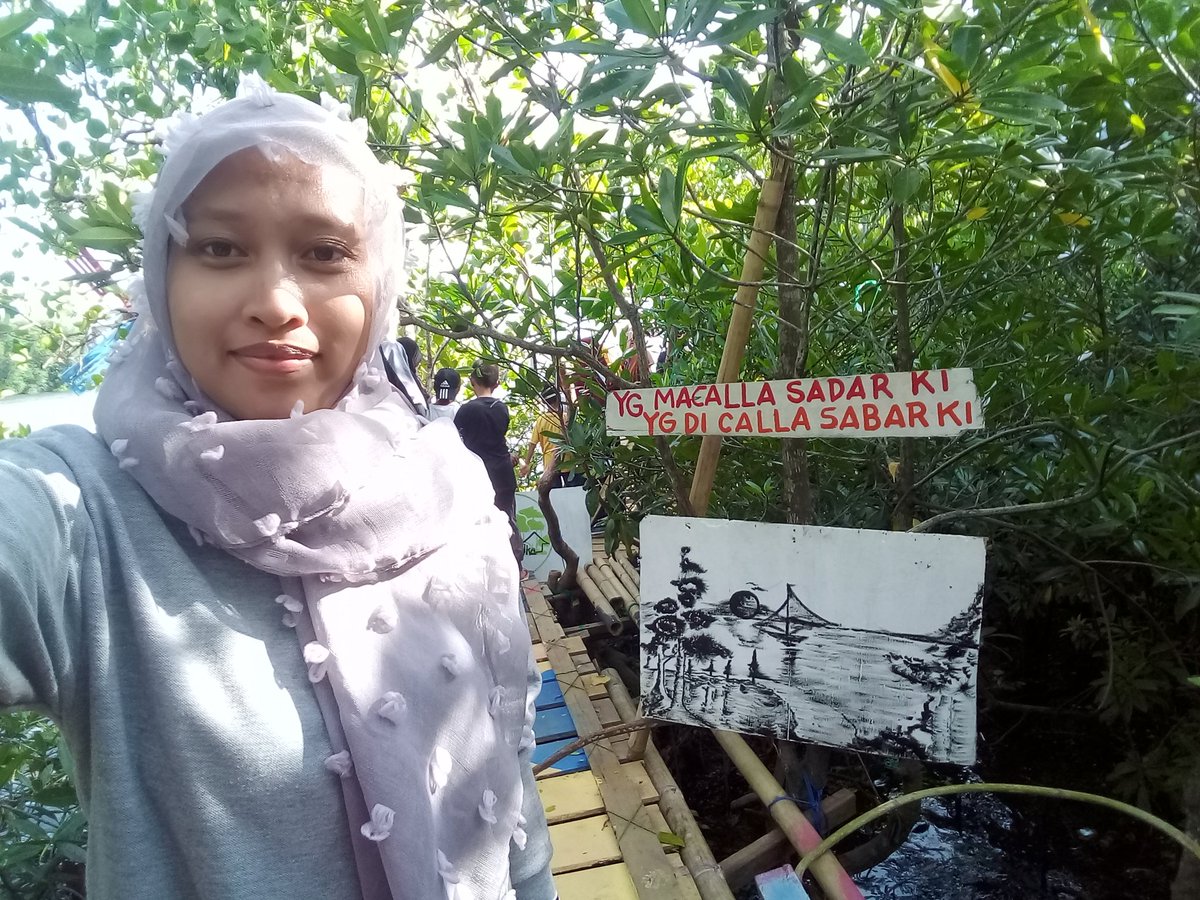 hasrianisingar2's tweet photo. kerja anak mudah pinggir pantai menjadikan pantai d desa bawalipu sebagai objek wisata
#manfaat dana desa
#TPPI sul-sel
#lutim
#wotu
@jokowi 
@EkoSandjojo 
@anwsanusi 
@madjid_taufik https://t.co/76c2UcVIdA