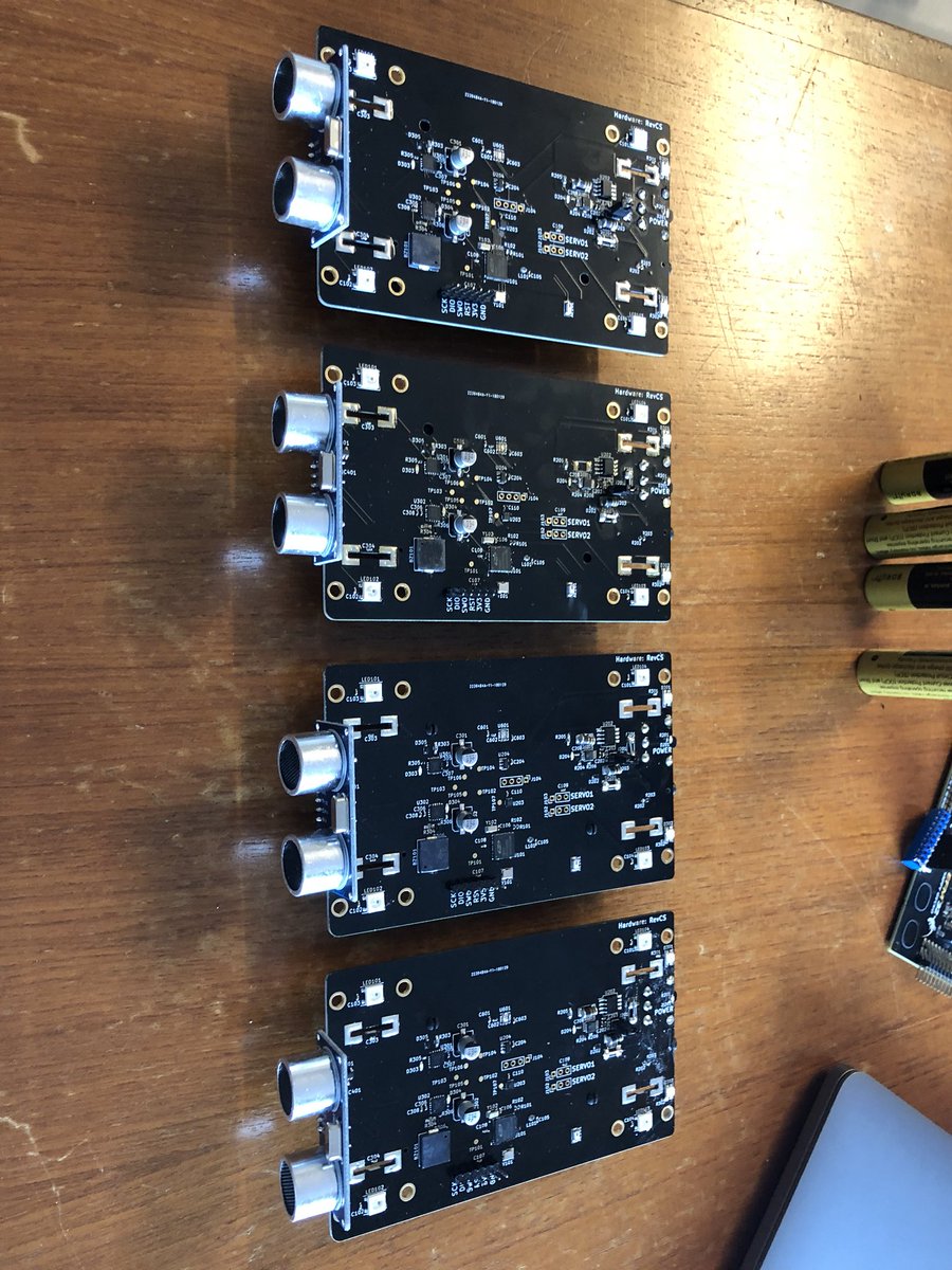 micromelonrobot's tweet photo. Micromelon robots getting ready for Saturday’s workshop at @UQ_ilab #Robotics #micromelon #workshops https://t.co/jYJKhvLEgJ