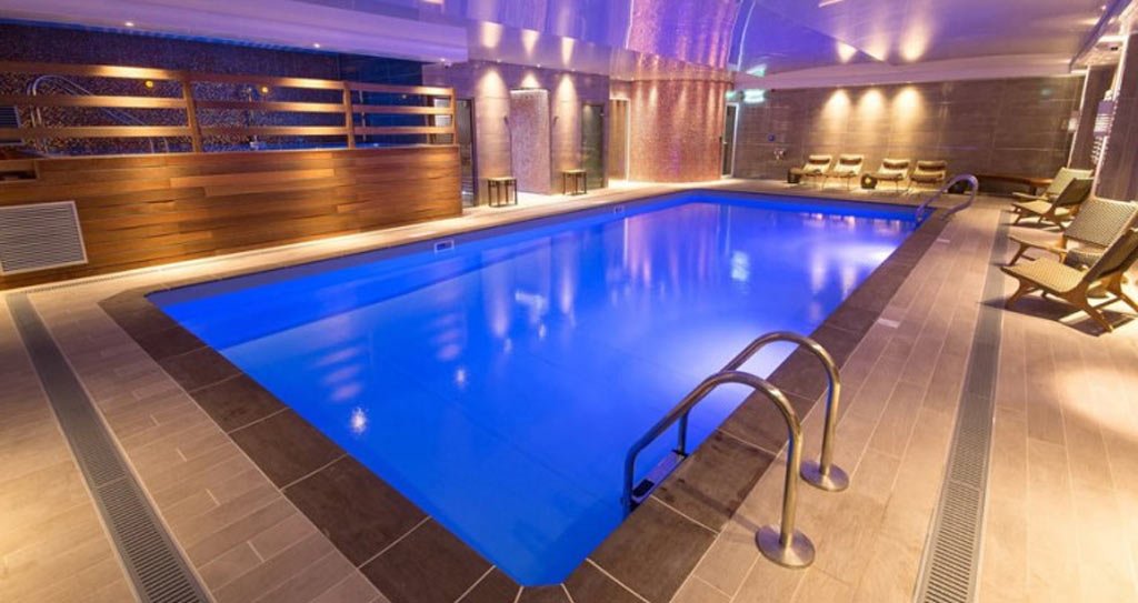 Trenchermans's tweet image. Still not found the perfect Valentine's getaway? Try some Dartmoor amour @IlsingtonHotel ilsington.co.uk/valentines #finedining #aarosette #valentinesbreak #trenchermans