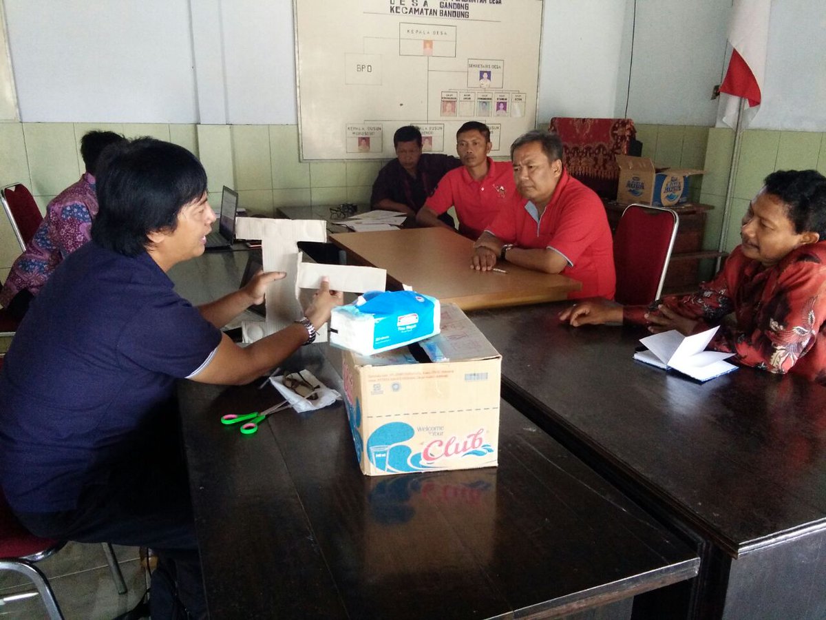 Ijatus1's tweet photo. Praktek cerdas dalam penyusunan RAB adalah dengan praktek langsung kpd pelaku desa
#ManfaatDanaDesa 
#tppijawatimur 
#tppitulungagung 
@jokowi 
@EkoSandjojo 
@taufikmadjid71 
@FahriLabado 
@DewantoAndry https://t.co/uZtNrQVLx4