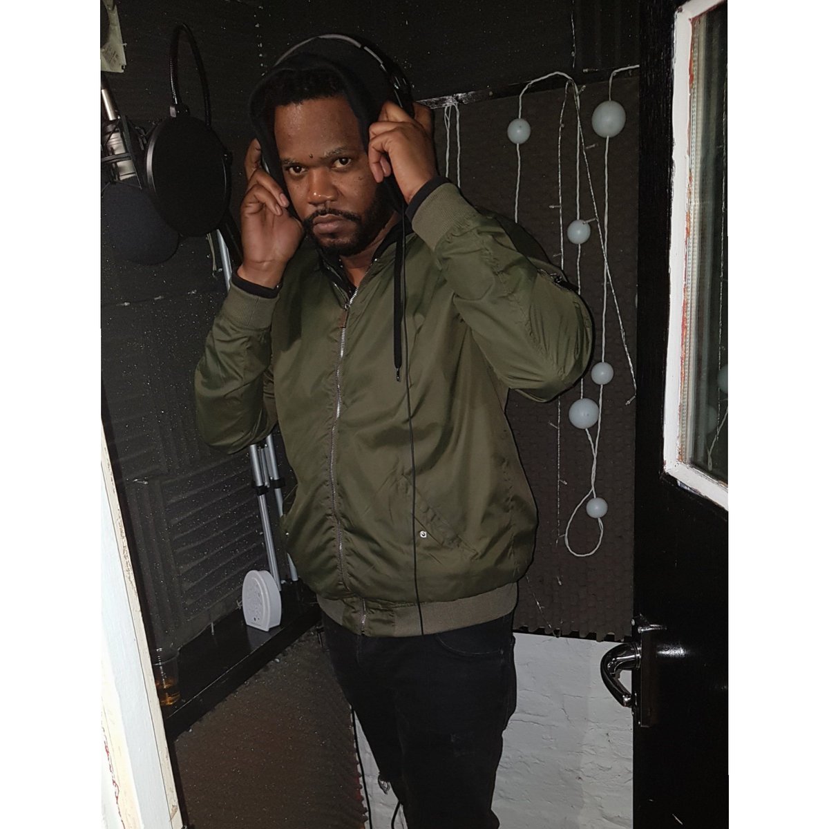 trimmaofficial's tweet photo. In the lab..new music coming...π CHECK!! πππ #studio #MusicTaughtMe #trimmalavish #DJ #song #trimmamusic #talent #worldwide #workmood #radio #doitforlove #kmglondon #krimemusicgroup #ukdancehall #newmusic ##musically #2018 #musically#music #musicforlife #trimma #eeeeeyeah https://t.co/WCyZEicfXy
