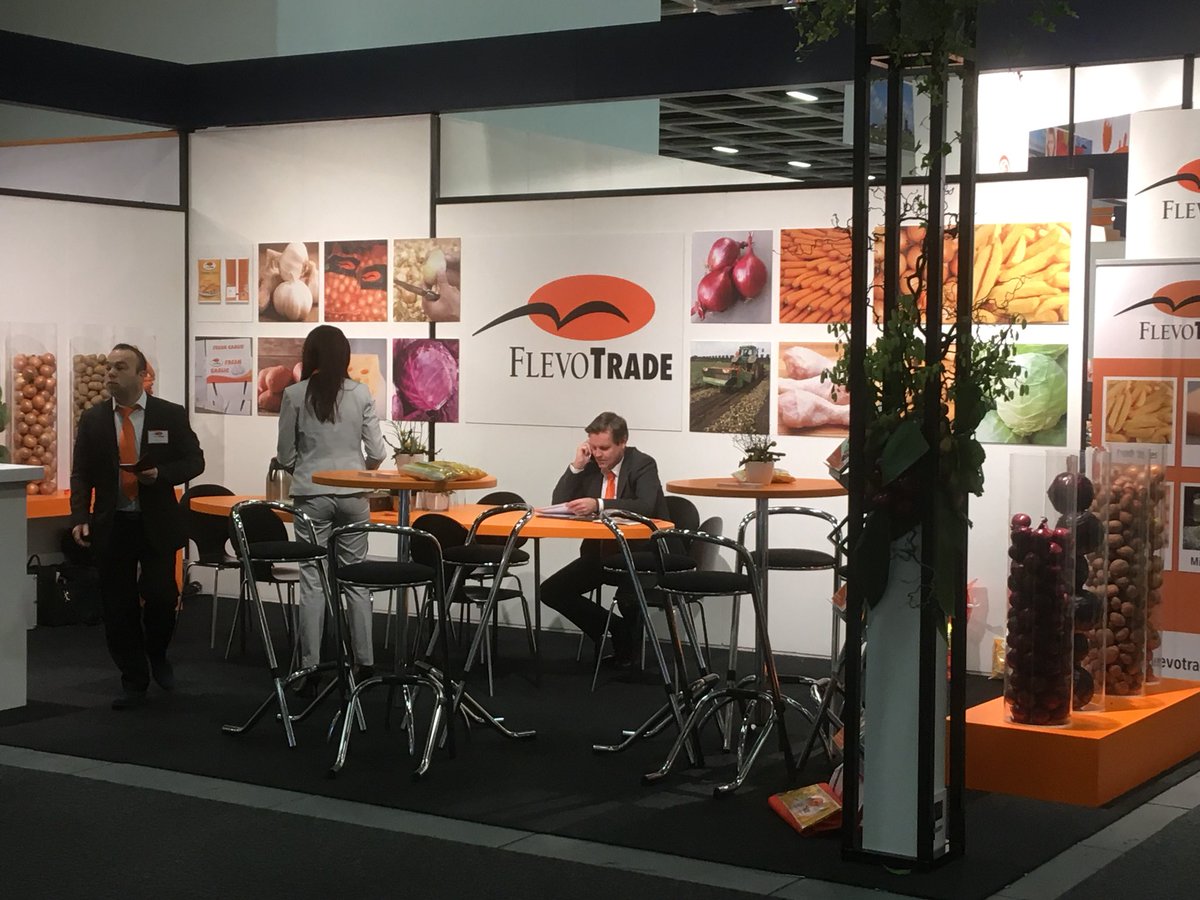 ARamshorst's tweet photo. Eerste dag Berlijn #fruitlogistica2018 #gebrvanliere https://t.co/5o11UDSxkE