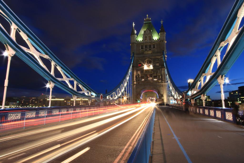 MicrosoftUK's tweet photo. #Microsoft has just unveiled the UK’s most powerful cloud services - https://t.co/YyvxuT8mdx https://t.co/0lk8x6FDjB