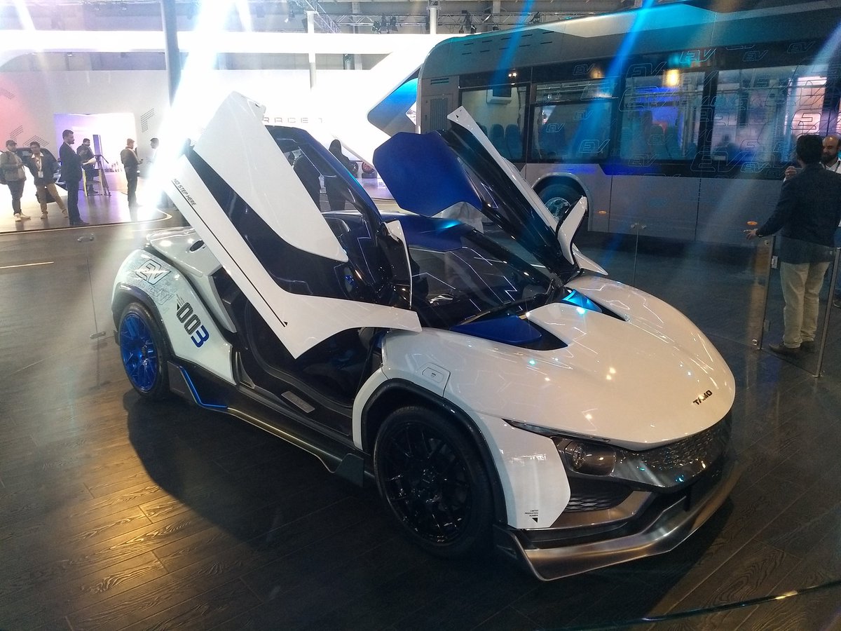 IBT_Auto's tweet photo. #TataMotors comes up with 2 futuristic concepts #H5X & #45X.
#TAMO #Racemo back to life with #electric heart
@TataMotors @OfficialTamo #autoexpo2018 https://t.co/mB2cQ7cV7q
