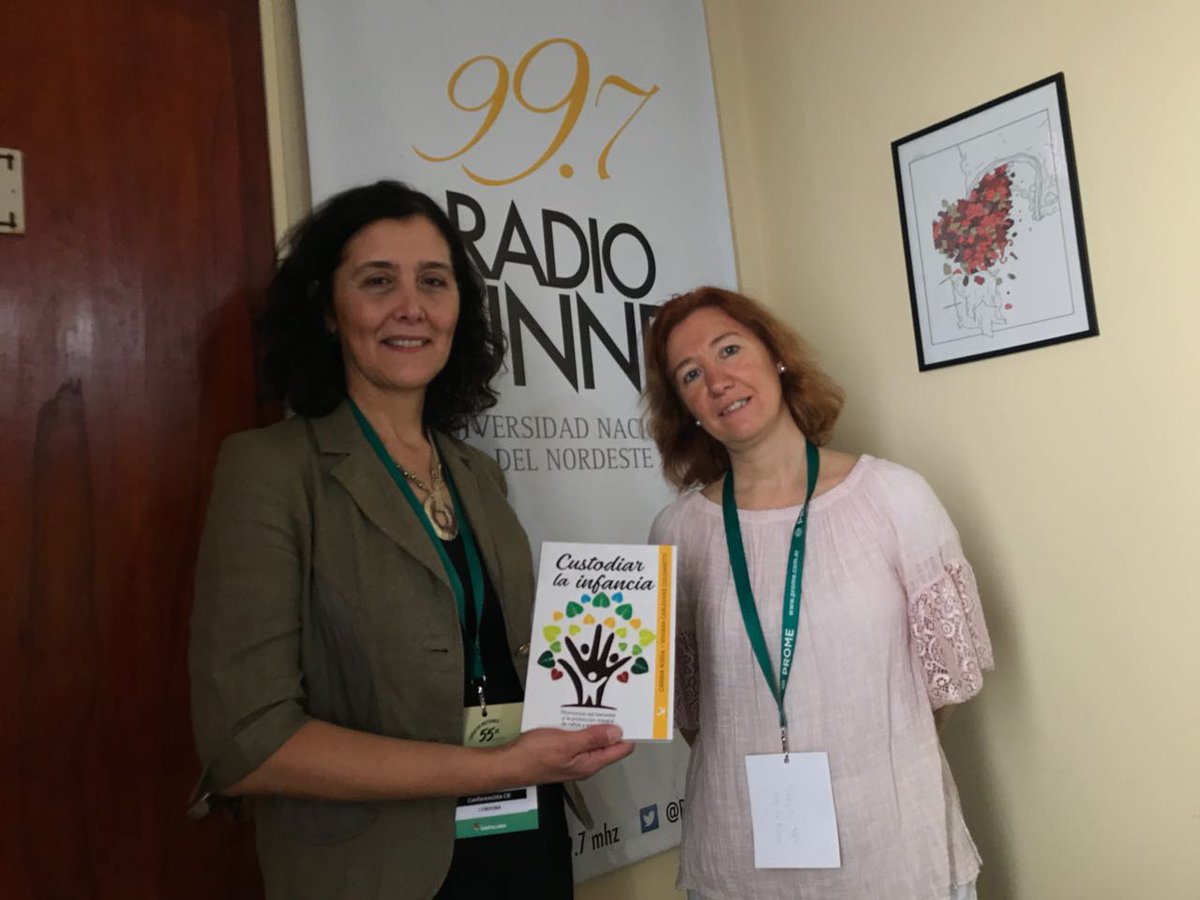 RadioUNNE997's tweet photo. [AHORA] Nos visitan Carina Rossa y Viviana Collonetti y nos hablan del libro "Custodiar la Infancia" que se presenta en el 55 Curso de Rectores de @Consudec_Ctes en #CiudadInvisible https://t.co/yNRnggmMgI