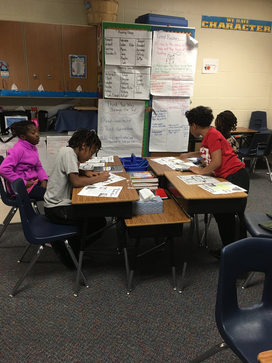 sjeter10's tweet photo. Students "Synergized" in small groups. They were working together to complete a cause and effect chain about the earthquake in Chile in May 1960. #teamworkmakesthedreamwork @SEstarsR2 https://t.co/ZMdsXYA6Ef