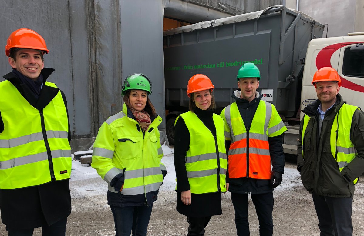 Tack för ett trevligt besök <a href="/MariaStenergard/">Maria M Stenergard</a> och <a href="/JesperGyberg/">Jesper Gyberg Ek</a>. Vi hoppas att vi lyckats förmedla varför vi ser en enorm potential med det svenska jordbruket i omställningen från fossilt till förnybart.