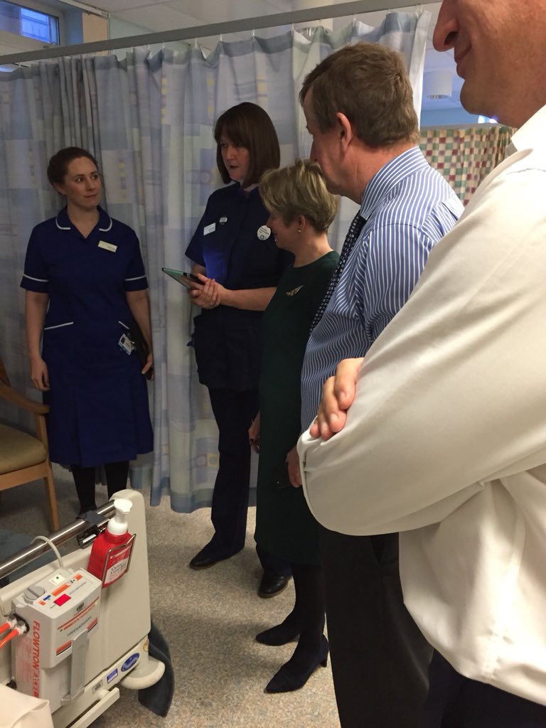 LeedsHospitals's tweet image. Brilliant opportunity to show @didoharding the difference #scanforsafety is making for patients @LTHTrust