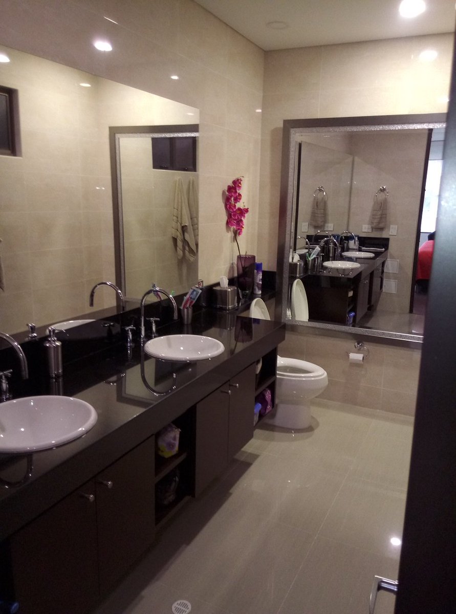 ASconstructora's tweet image. Apartamento en Venta Bogotá – Reserva
Apartamento con 3 habitaciones con baño, cocina amplia e iluminada, baño social, ascensor privado, star de tv, 2 garajes sencillos muy amplios y el deposito, El conjunto cuenta con club house y zonas verdes $1.400.000.000. Info 312 312 6868