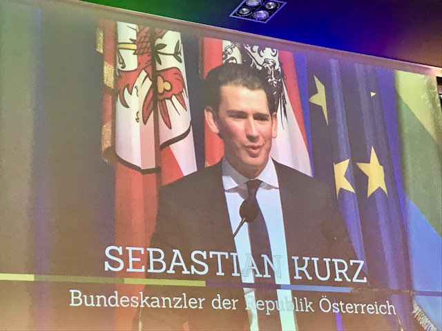 RegioInterreg's tweet image. &apos;@sebastiankurz, Bundeskanzler der Republik Österreich: &apos;Ich freue mich auf eine gute Zusammenarbeit zwischen Tirol, Wien und Brüssel im Rahmen der Alpenraumstrategie&apos;.
 
#EUSALP Präsidentschaft Tirol 2018 | #inTirol | #zukunft. gemeinsam. gestalten.
