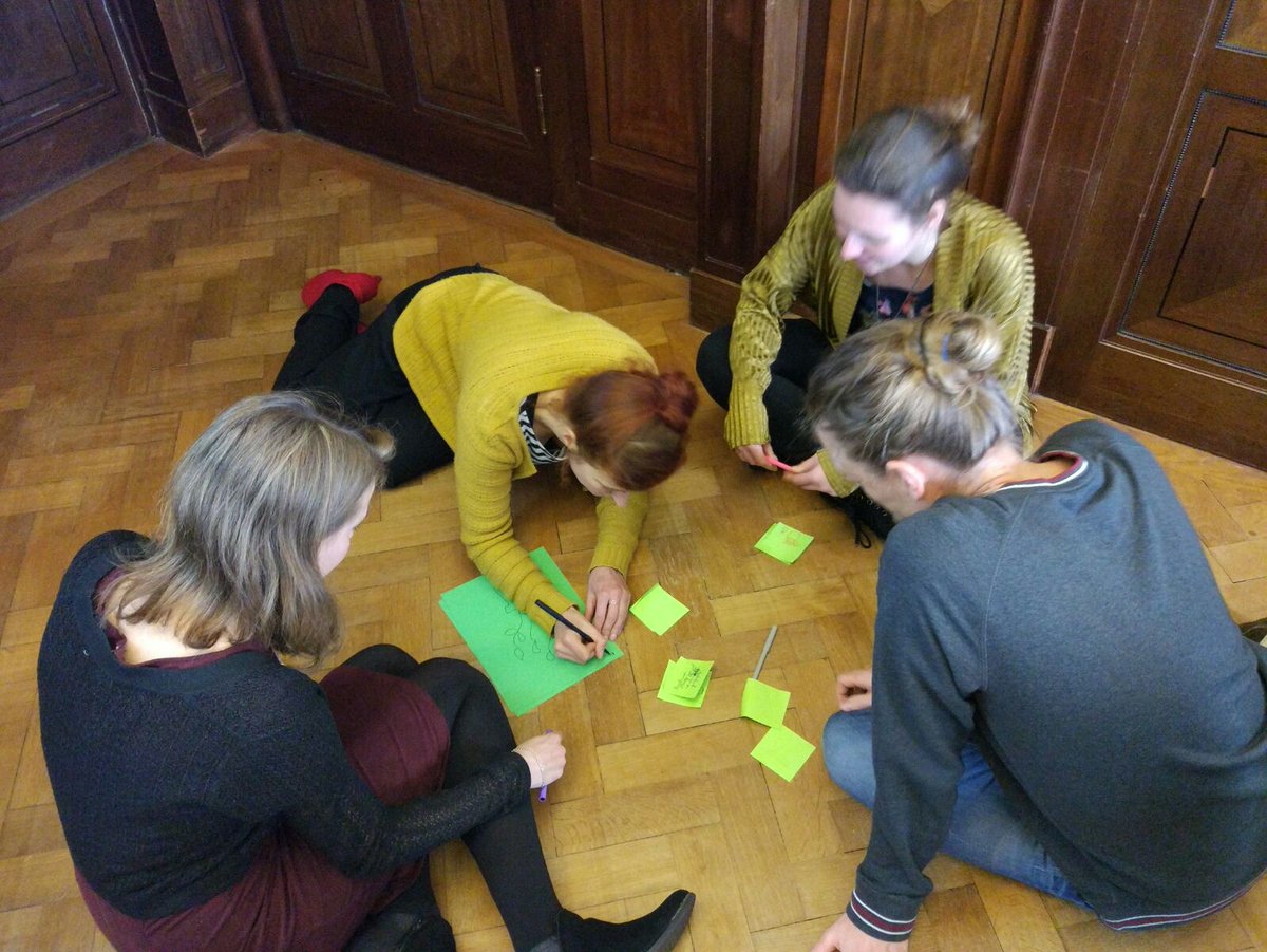 Hoe bereik je als organisatie een breder publiek?

Begin net als <a href="/milieudefensie/">Milieudefensie</a> met een workshop van onze eigen <a href="/ThiemoHeilbron/">Thiemo Heilbron</a> en Maaike Irizarri van Suchtelen.