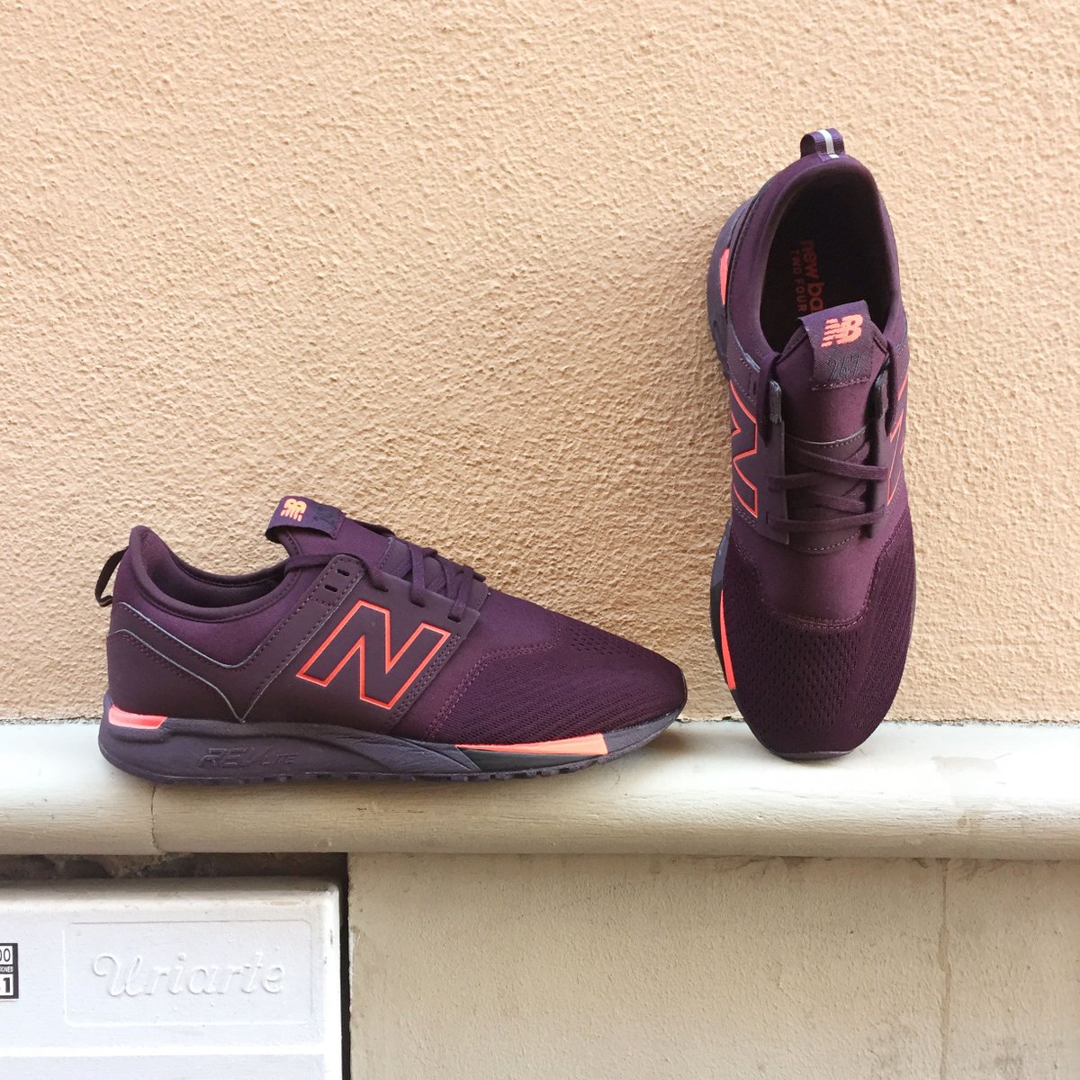 BabilaSneakers's tweet photo. ¡Enhorabuena! 🎉 Acabas de encontrar 🔎 una de las siluetas más buscadas de #NewBalance: las #MRL247 disponibles 24/7 en nuestra #TiendadeZapatillas #Online
#pisalavida y aprovecha las #Rebajas‼️ de #Babila
🔝 https://t.co/dvivyrWXhV 🔝 https://t.co/iiJQaSgsMj