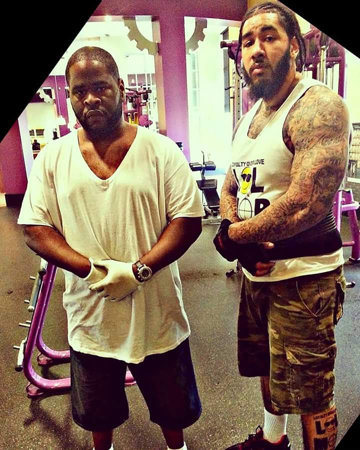 BIGLeek77754's tweet photo. #RIP #Elmo #RIP Multy #MobInPeace #LOLMOB 2 young brothas gone entirely to soon @multy https://t.co/HzbFPceMIQ