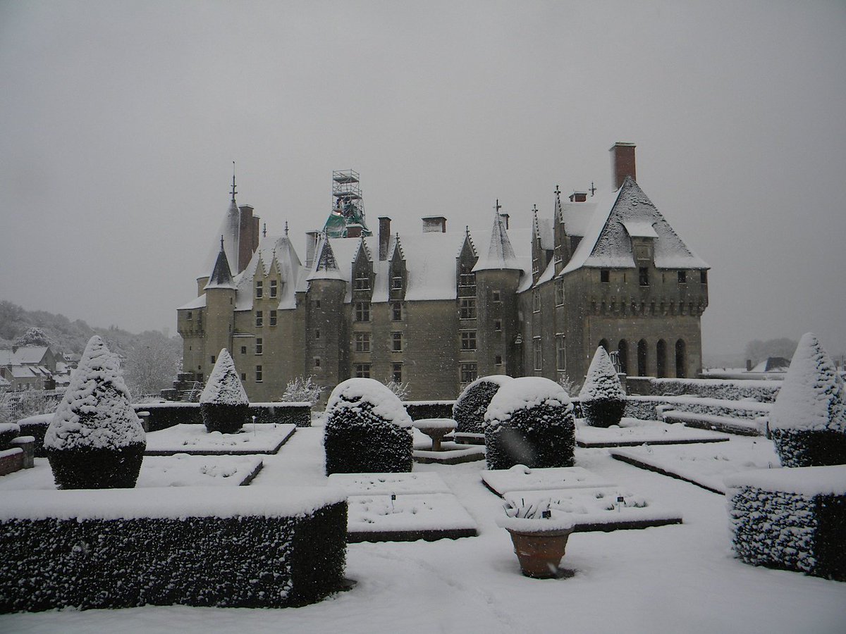 Le #château de #Langeais est encore plus beau sous la neige...@TouraineNature
