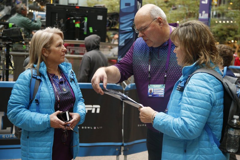 citypages's tweet image. Super Bowl volunteers are selling their swag for hundreds of dollars online citypages.com/news/super-bow…