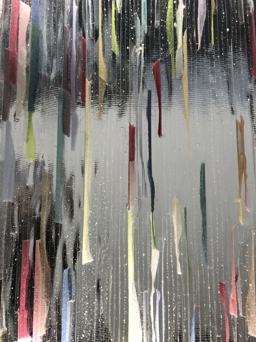 surfacethinking's tweet photo. Look at some of the beautiful glass at #SDS18 from @DaedalianGlass, @Glaastdesign, @SterlingStudios and @float_glass! https://t.co/rjY8PhDyng
