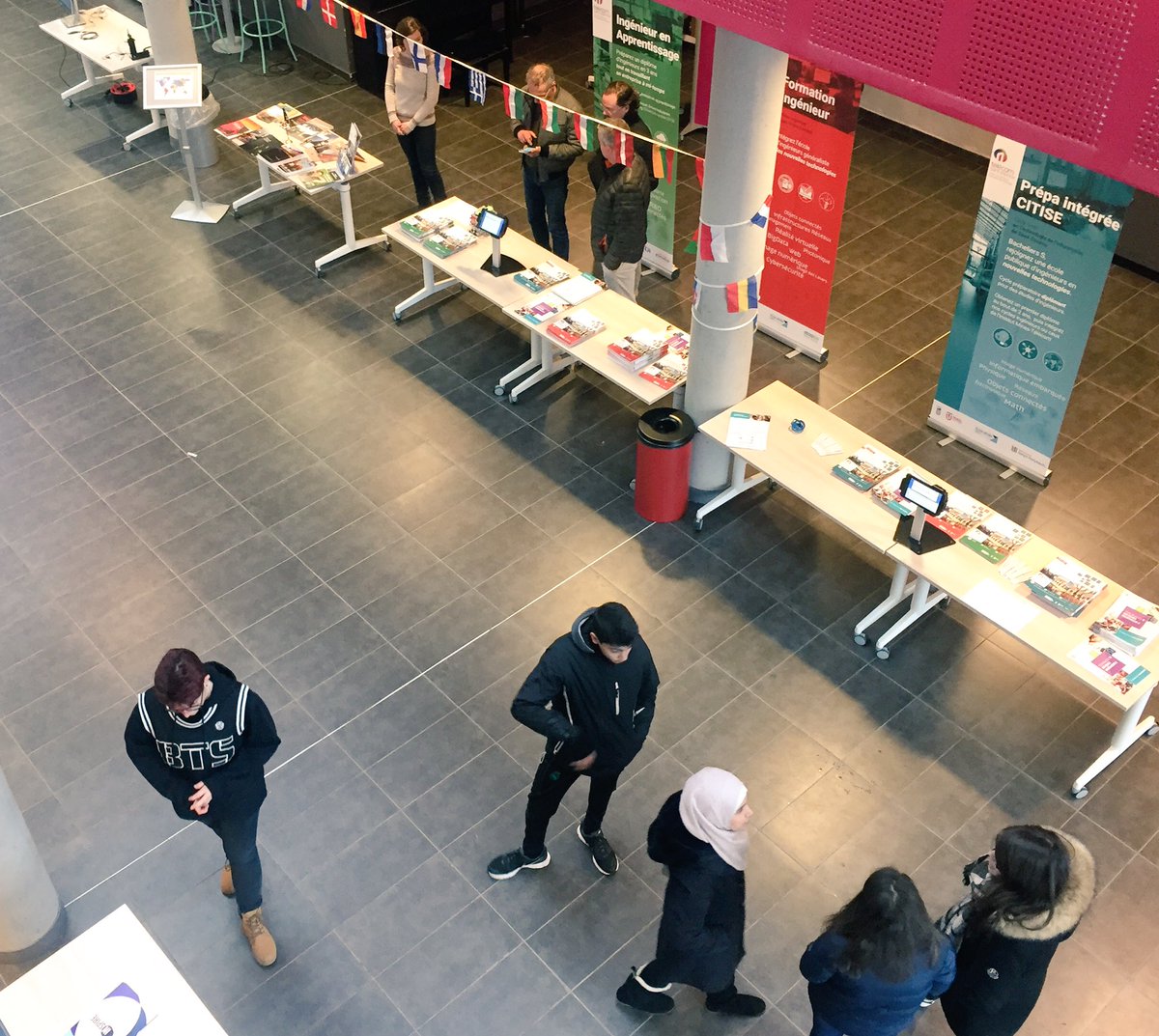 TelecomStE's tweet photo. La #JourneePortesOuvertes continue jusqu'à 17h venez échanger avec les étudiants et découvrez nos #formations #prepa #integree, #ingénieur, #ingenieur en #apprentissage et #communication #numerique https://t.co/1QMRssHdWV