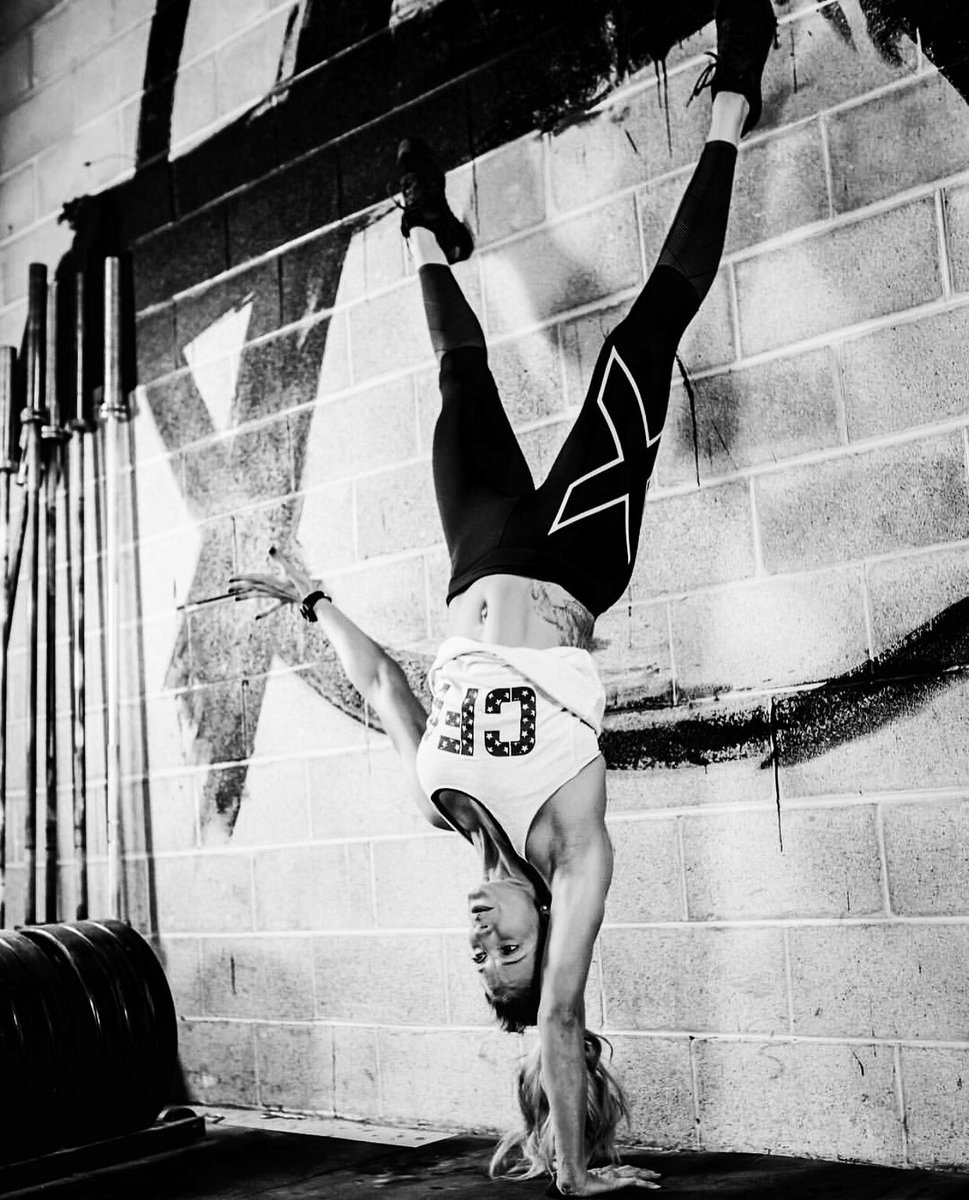 Every accomplishment begins with the decision to try. #2XU #2xucanada #2xucompression #goals #accomplishment #training #performance #recovery