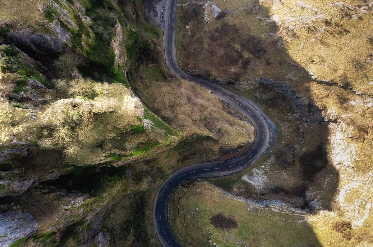 Thank you #Somerset for a wonderful weekend of #drone adventures &amp; this 👇 the ultimate #aerialphoto over #horseshoebend <a href="/CheddarGorge_/">Cheddar Gorge & Caves</a>  📸 #dronephotography #dronedreamsuk #aerialphotography #PhotoHour #cheddar <a href="/SomersetLife/">Somerset Life</a> <a href="/welovesomerset/">Alli Herbert</a> <a href="/VisitSomerset/">Visit Somerset</a> <a href="/500pxrtg/">Photography RT Group</a> <a href="/VisitBritain/">VisitBritain 🇬🇧</a>