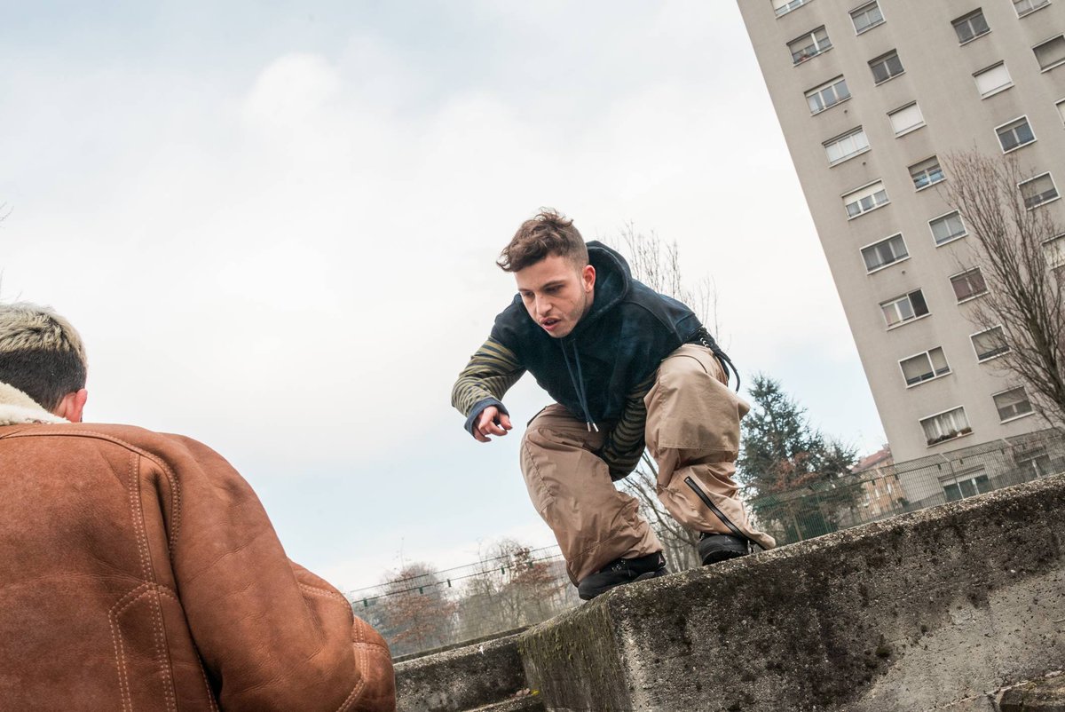 lowlowofficial's tweet photo. Avevo registrato le prime due strofe. @aboutriki doveva ancora sentire il pezzo, stavamo per inviarlo quando bigfish12 mi domanda: “Ma come finisce la storia? Serve qualcosa che chiuda il cerchio”.
Pensate SEMPRE con la VOSTRA testa.
E voi? A cosa state pensando? https://t.co/45E2hL7Csm