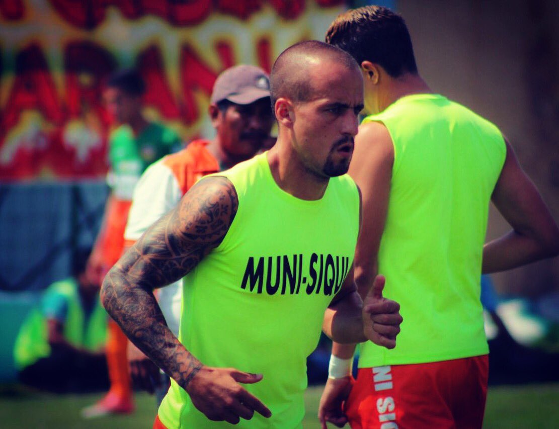 chichoming's tweet photo. “Para mí, la confianza es un sinónimo de relajación. Yo prefiero el miedo, porque te obliga a estar atento” M.B #NoPermitasQueNadieRobeTusSueños #Chicho25 #Siquinala2018 https://t.co/T162RrMbPZ
