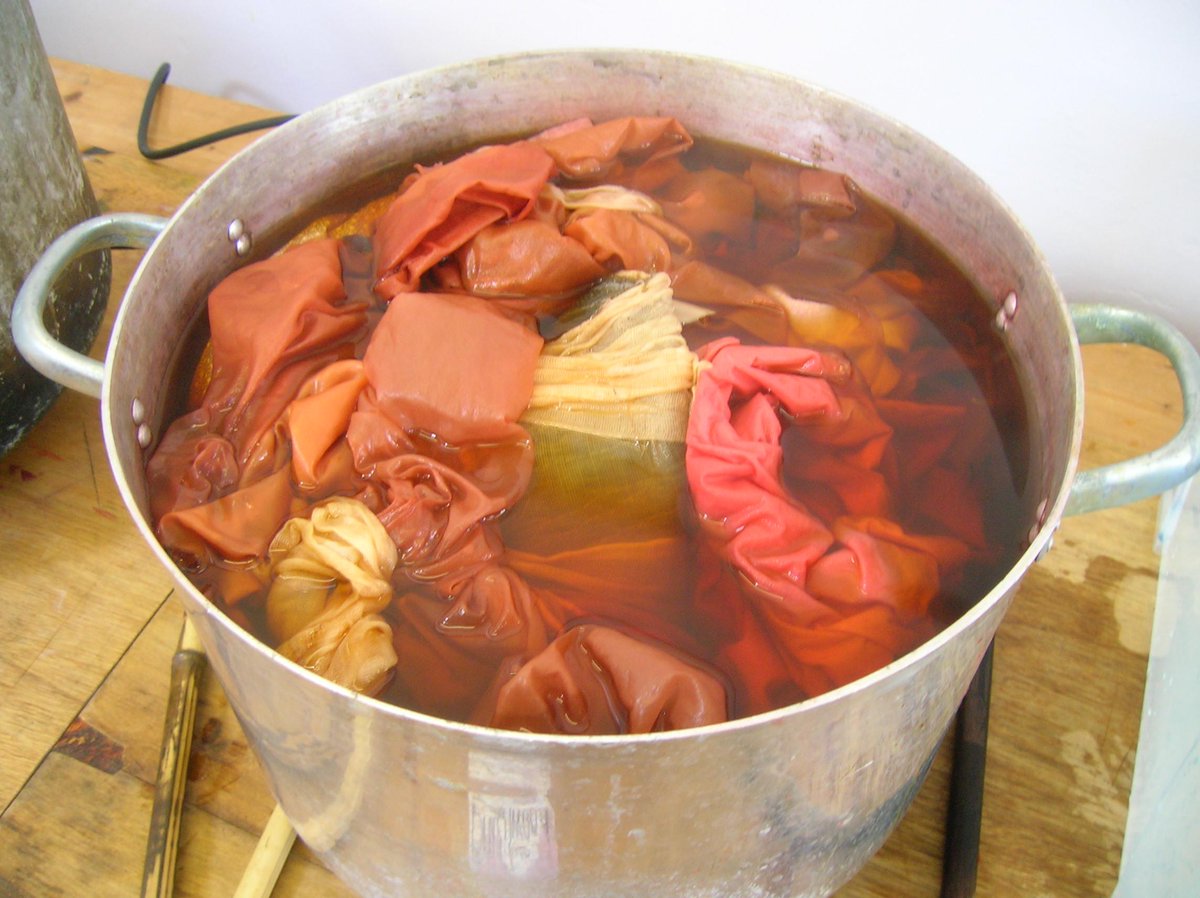 Mon 26 March: Natural Dyeing w/ Dee Sayce at Alfreton Adult Ed Centre £90 inc lunch & materials. To book call 01629 533290 or online #CreativeMasterclass goo.gl/NKTR67