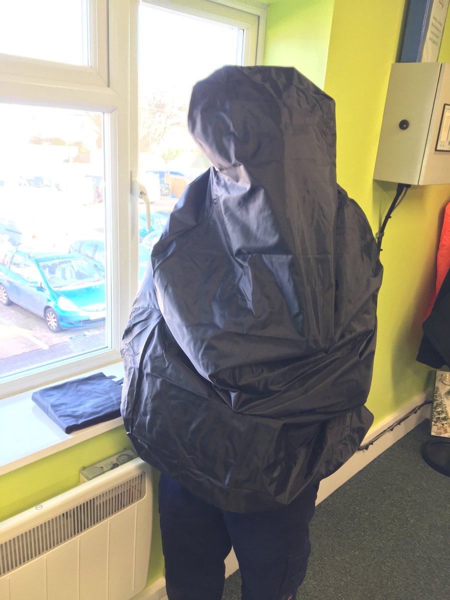 DDLCouriers's tweet photo. #newmechanicneeded how not to fit new seat covers https://t.co/dD0o2JN0nT