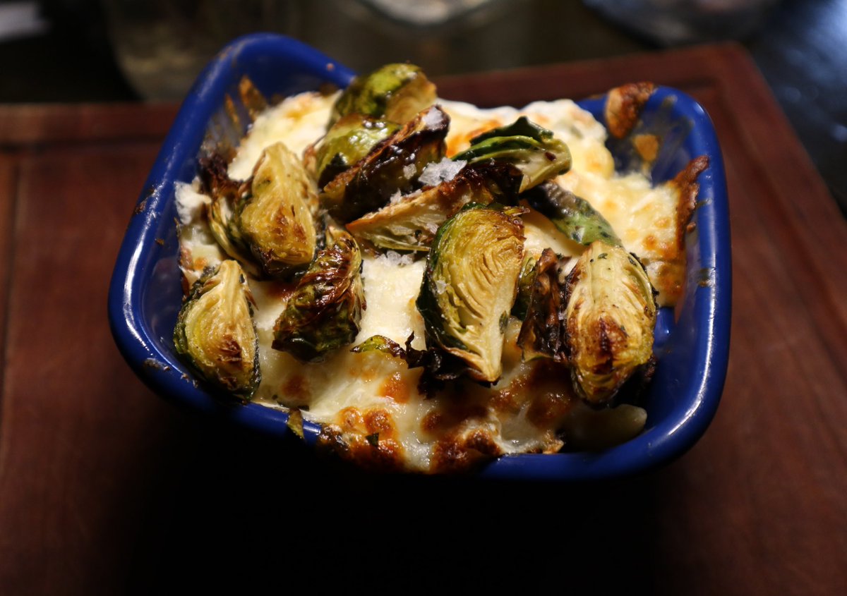 LeAuraLuciano's tweet photo. About last night @110Bedford #macncheese with #brusselsprouts
#macncheesy https://t.co/nnWv333GlL