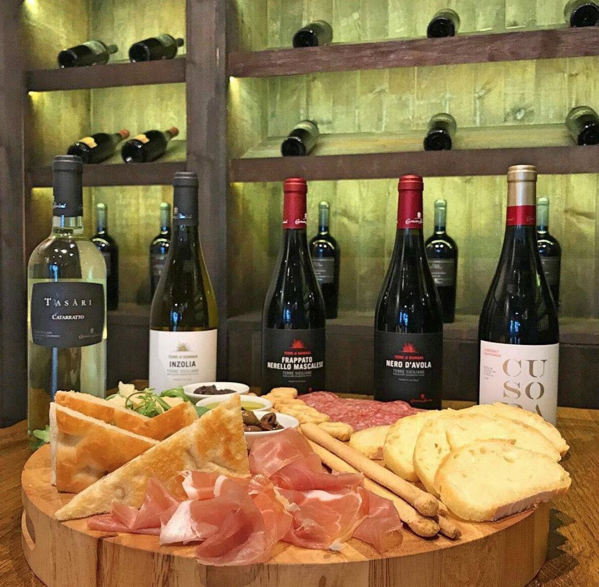 veeno_uk's tweet image. Want to experience the taste of Sicily? RT &amp;amp; F to #WIN our Selezione Wine Tasting Experience for two - at any Veeno Wine Cafe! 18+ UK Only. T&amp;amp;C's Apply. Ends 10/02/2018