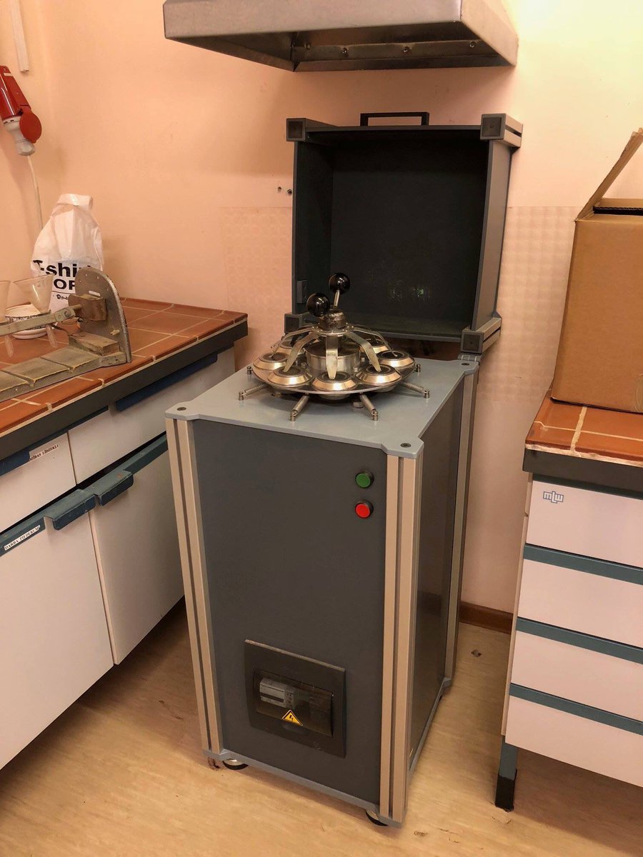 Emitech_IT's tweet image. Soil grinding mill for the determination of organic matter - complete renovation.