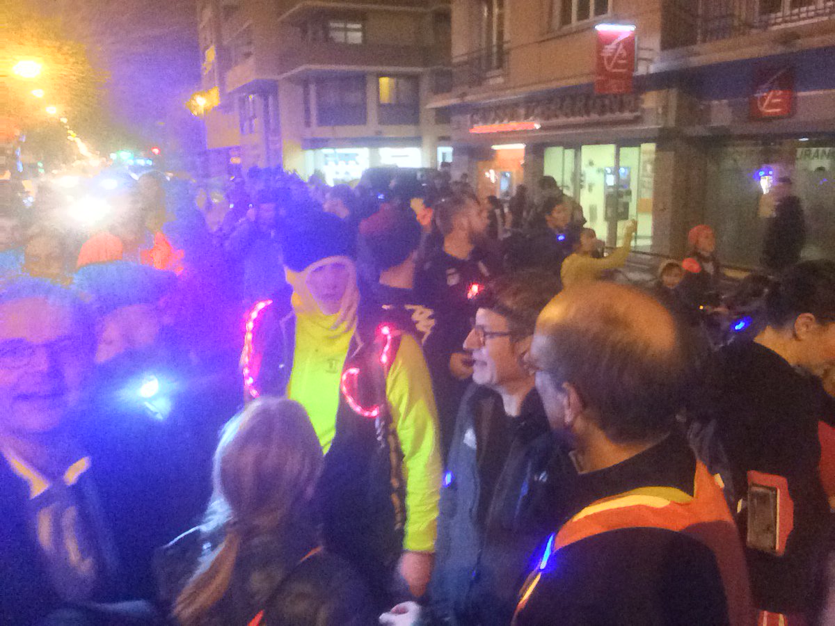 Chastagner157's tweet photo. #50ansJo68 #Grenoble des événements populaires avec la course lumineuse départ du Village Olympique passage à la MC2 ->Malherbe centre de presse #JO68->arrivé à l'Anneaux de vitesse/près de 1000 participants et des élus engagés @GrenobleRCGE @VilledeGrenoble  @LeDL_Grenoble https://t.co/TIYKJhltuH