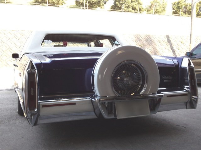 #お前らが高校生の頃買うって言ってた車と実際に免許取って買った車 
ブロアムセダンか、75カプリスコンバー
まぁまぁ予定通り😀
今は、絶賛車検切れ放置中
タントが大活躍🙋
頑張って働きましょう😇