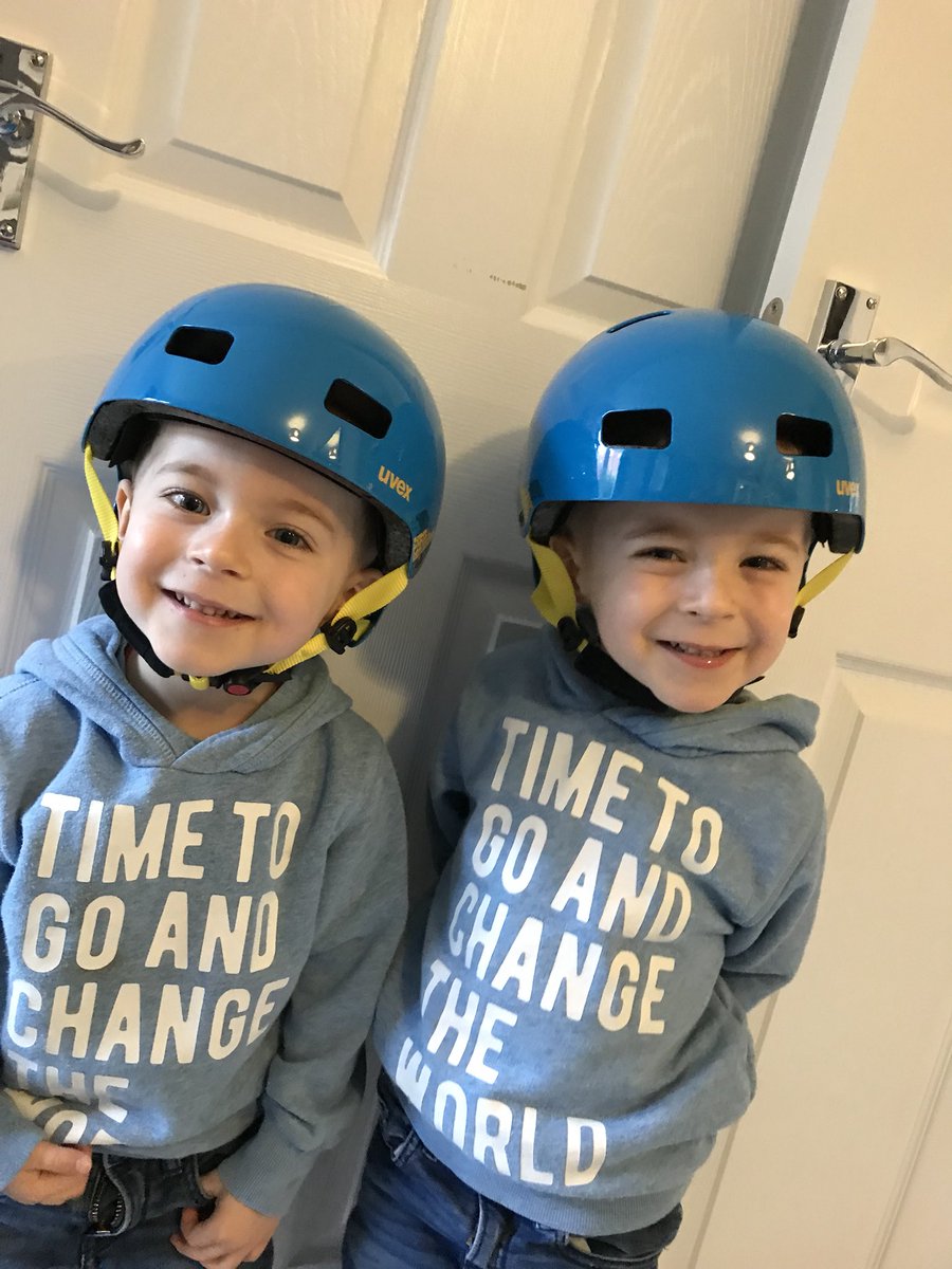 Wow! Very impressed with the twins new lids. Thank you <a href="/TredzBikes/">Tredz</a> for the service and the Haribo 👍🏻