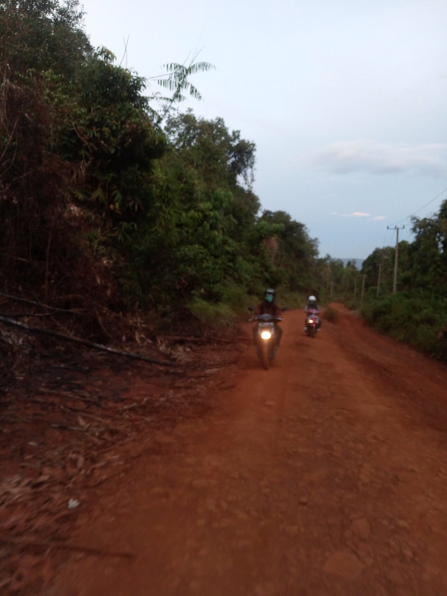 arsal_amiruddin's tweet photo. Melewati rute menuju Mahalona Raya, memastikan lima desa terwadahi dlm pendampingan dan diskusi-diskusi menyegarkan #ManfaatDanaDesa #TPPILutim #KecTowuti
@jokowi
@EkoSandjojo
@anwsanusi
@taufikmadjid71
@fachrilabalado
@tppindonesia
@KemenDesa
@pendampingdesa_
@P3MD_SULSEL https://t.co/SizZAUW76E