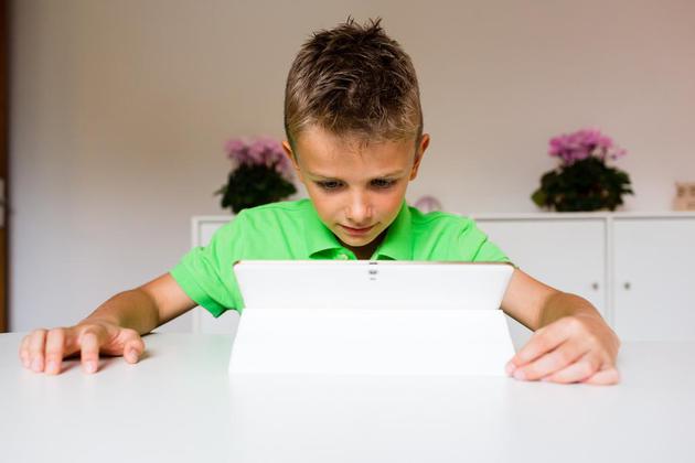 MobileTrendGmbH's tweet photo. Digitales #Lernen liegt im #Trend - nicht nur für #Schüler und #Studenten, sondern auch für #Unternehmer und #Mitarbeiter: https://t.co/gjPRW8b6Mf https://t.co/lqVDJFGPOJ