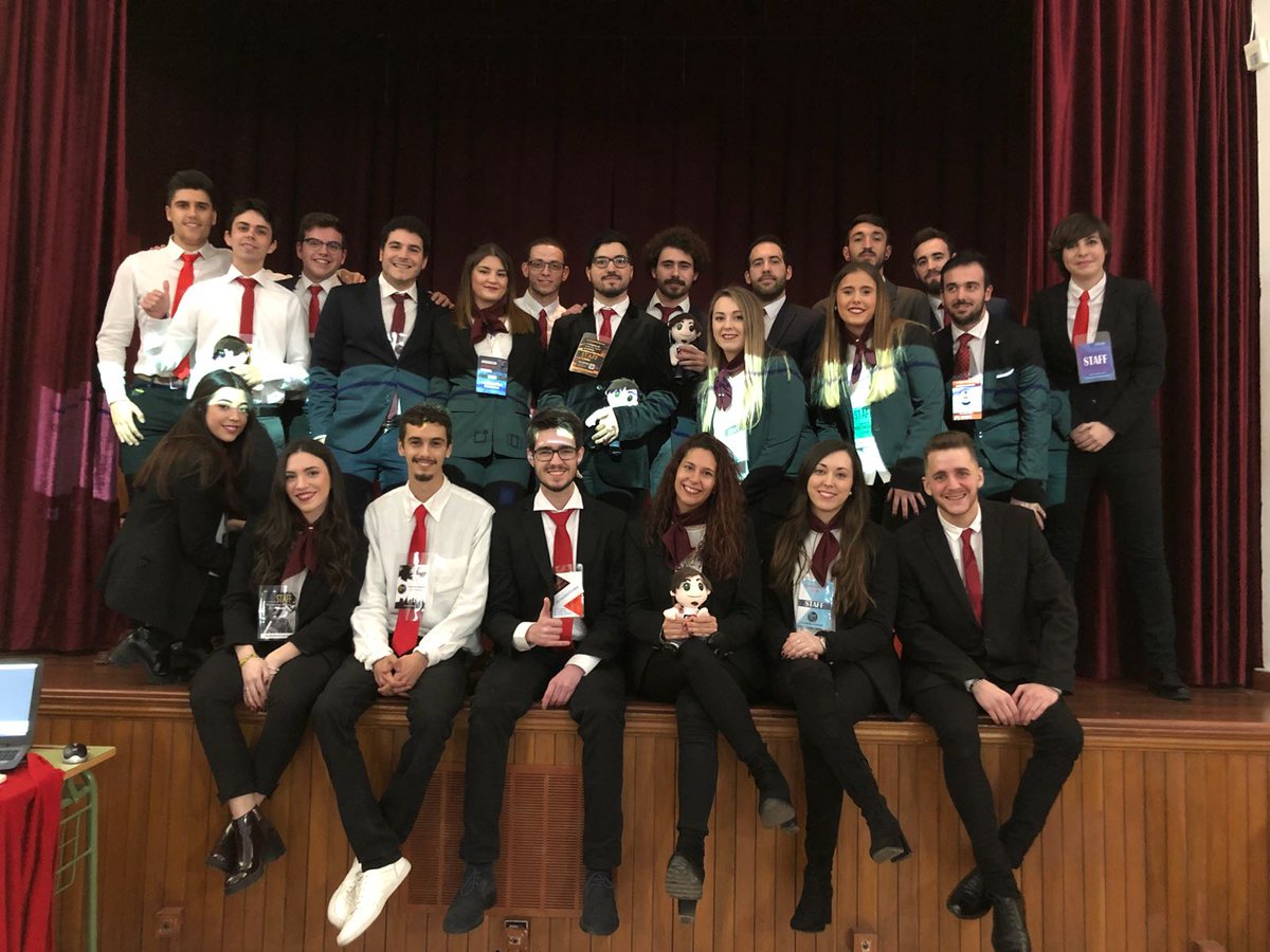 reciolopez24's tweet photo. ¡Gran equipo! Organizadores del @CongresoMKD 😇
Gracias a todos los ponentes y sobre todo a nuestro profesor @juande2marin por brindarnos esta oportunidad.
#ExperienciaInolvidable #MarketingDigital #CongresoMKDC https://t.co/Da7yBRkz1u