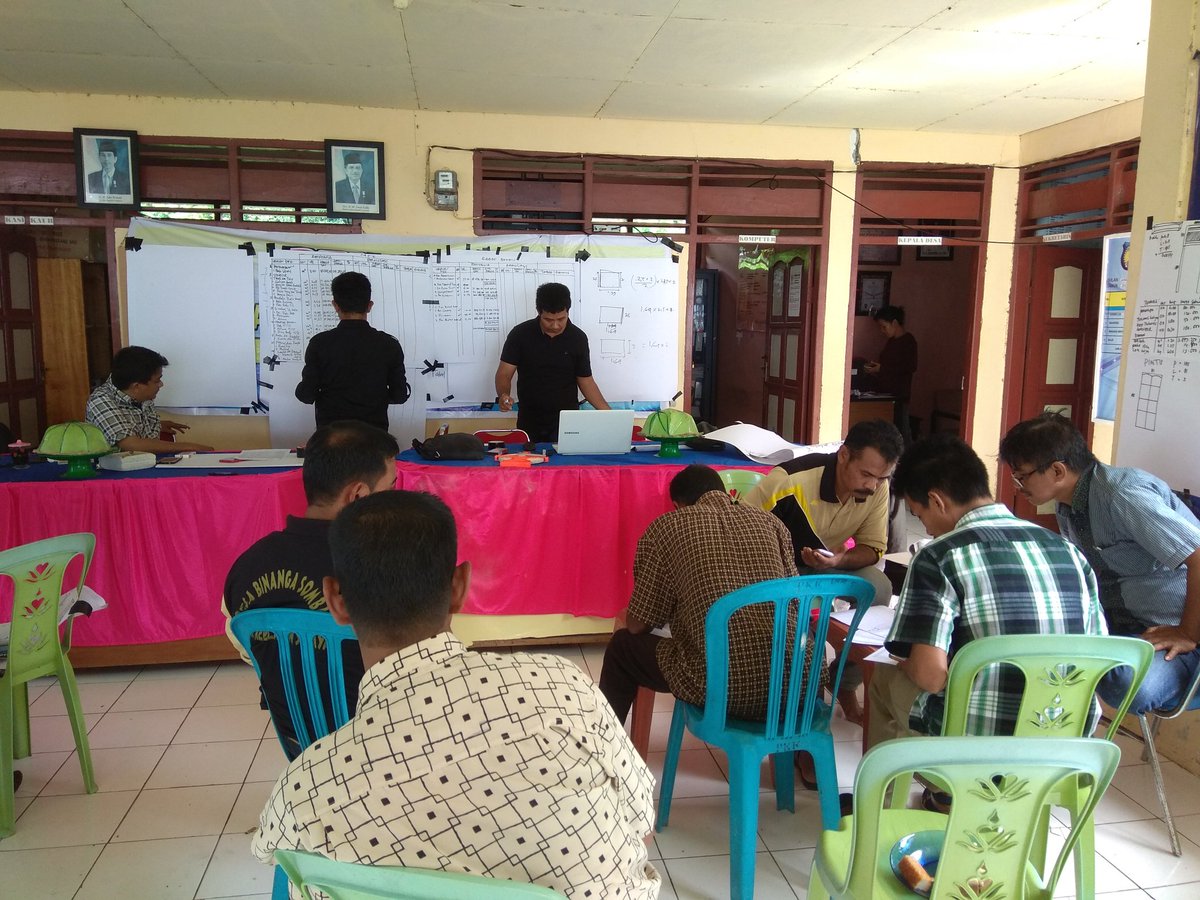 Bakri101072's tweet photo. Pelatihan TPK Desa Binanga Sombaiya Kec Bontosikuyu 

#ManfaatDanaDesa
#TPPISulsel
#PIDSulsel
#TPPIKabKepSelayar

@Jokowi
@EkoSandjojo
@anwsanusi
@taufikmadjid71
@fachrilabalado https://t.co/LF4bFLjKG4