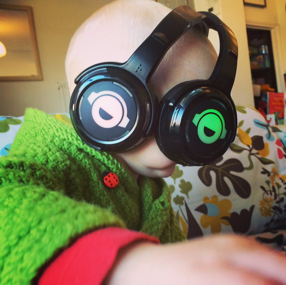 hushbeatsdisco's tweet photo. #twomanydjs #silentdisco #familybiz #smallbiz #brighton https://t.co/CMi3GbD1aG