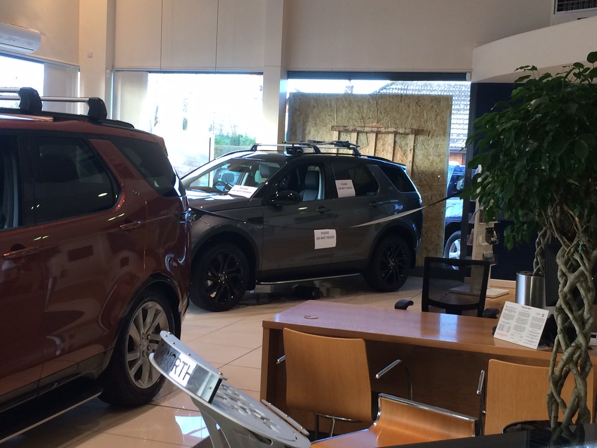DuckworthLR's tweet photo. Our #MarketRasen showroom was broken into at approx 2:15am this morning (7th Feb). The culprits stole a Mountain Bike &amp; PC Monitor and damaged one of the vehicles. There will be a reward for any info you can provide; please get in touch via 01673 842101 if you have any. https://t.co/9JosTxLWnK