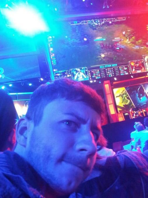 poncefleur's tweet photo. On revient sur le combat social que mènent les casters CoD avec @Rivenzi_ en ce début de mercredi dans un calme serein et agréable pour les yeux et les oreilles (les 5 sens même)
PARCE QUE L'ESPORT C'EST BIEN
#CWLForFR
https://t.co/26FCq5DwLo https://t.co/9Cs5Udnf8N