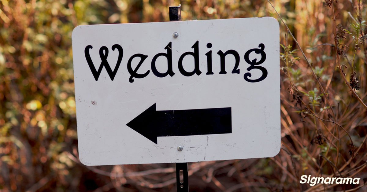 Custom wedding signs to fall in love with. Inspire and delight guests with these custom options. #Wedding #WeddingDecor bit.ly/2EWs9kt