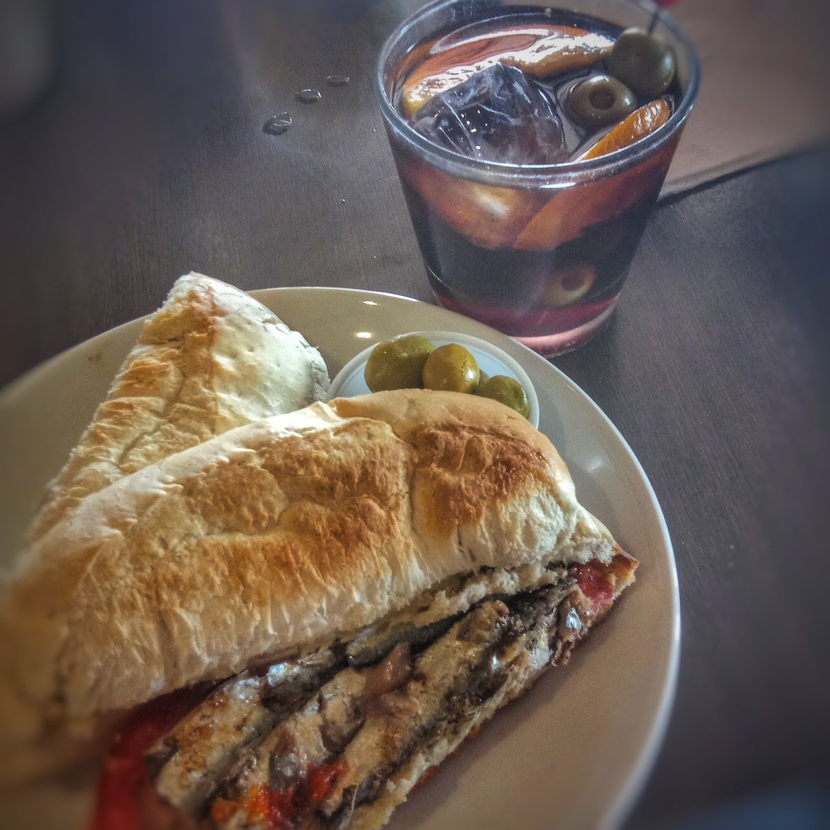 Ja tenim la panxa plena per poder xerrar avui a #TrescantAlDia de <a href="/AldiaIB3/">Al Dia IB3</a> de bons berenars amb els amics de <a href="/Cafeymas/">Cafeymas</a> @Trescant