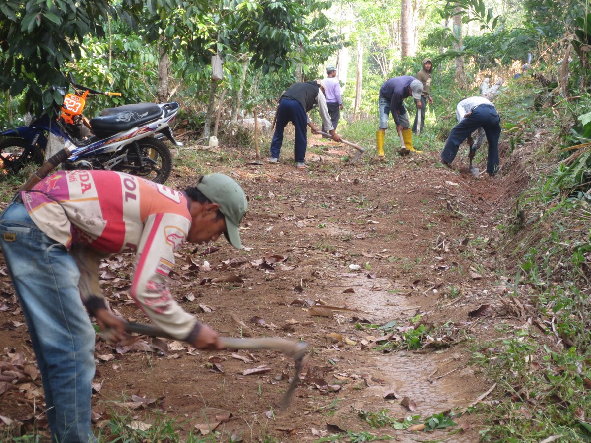 #ManfaatDanaDesa 
Padat Karya Tunai lebih Optimal di Tahun 2018 
#PLD di Kecamatan Buay Pemaca
<a href="/jokowi/">Joko Widodo</a> 
<a href="/EkoSandjojo/">Eko P. Sandjojo</a> 
<a href="/taufikmadjid71/">IG : taufik.madjid</a> 
<a href="/anwsanusi/">Anwar Sanusi</a> 
@fachrilabalado 
<a href="/tppindonesia/">Pertepedesia</a> 
<a href="/kpp_sumsel/">KPPSumsel</a>