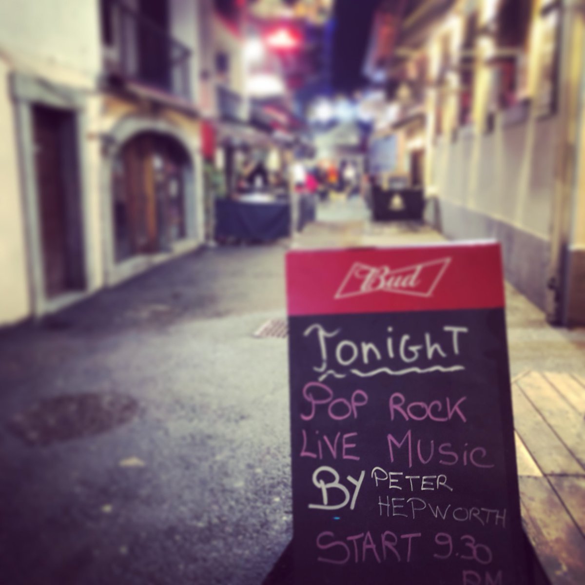 _PeterHepworth_'s tweet photo. #Chamonix peeps!! Tonight I will be playing pop rock live music sponsored by #Bud (apparently). I will of course be playing some of my songs too :) if you’re about I’m on at Le Privilege from 9:30pm. Let’s have some fun! #chamonixlive #whatsonchamonix #livemusicchamonix https://t.co/yxztOj0gZu