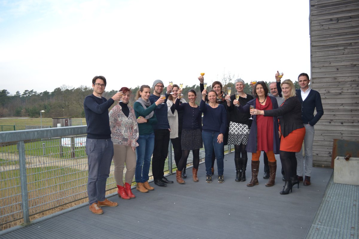 KampC_be's tweet photo. Gisteren hebben we samen met alle partners een toost uitgebracht op een mooie afronding van #gewoontebreker. Bedankt @Gemeente_Malle @WesterloParelt #gemeentenijlen #gemeentewijnegem @prov_antwerpen @CentrumArTur @Zone_tri https://t.co/3PoJaZyQeD