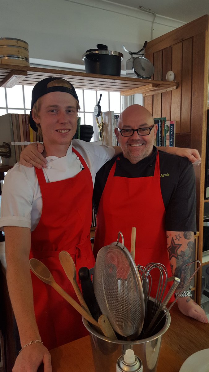 Tune into <a href="/GoodHopeFM/">Good Hope FM</a> today at 18h00! Our <a href="/chefpeterayub/">Chef Peter Ayub</a> is chatting to @SeanLoots on <a href="/letseat/">S</a> about Waterless Cooking! Every drop counts!